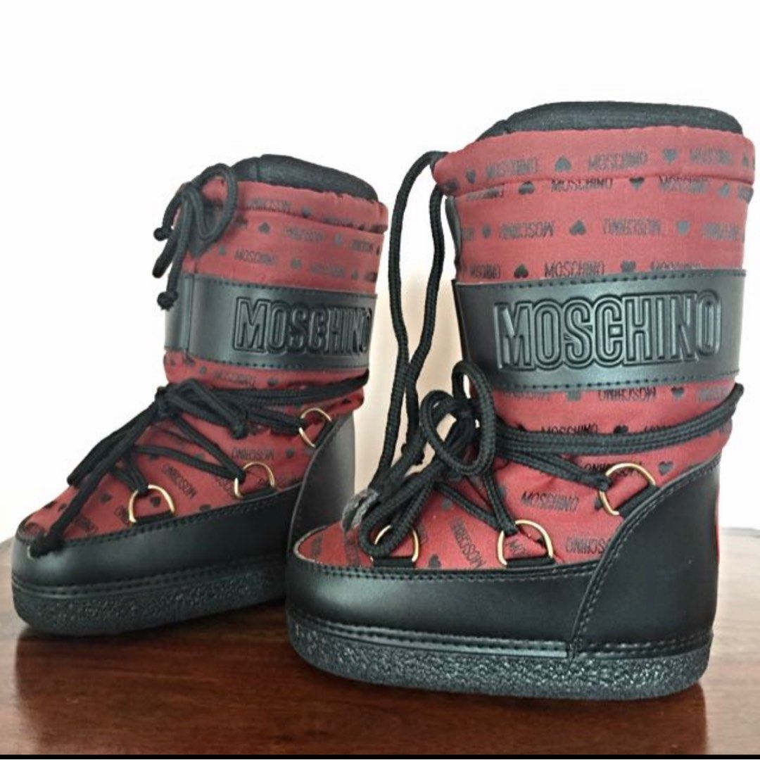 Girls top moschino boots