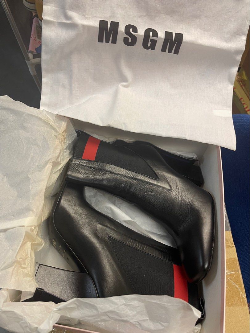 MSGM （分類：靴）位於 Hong Kong。 由 monchi2323 提交（商品編號 1208208725，圖片 4）。簡介： 潮流品牌M S GM全新。