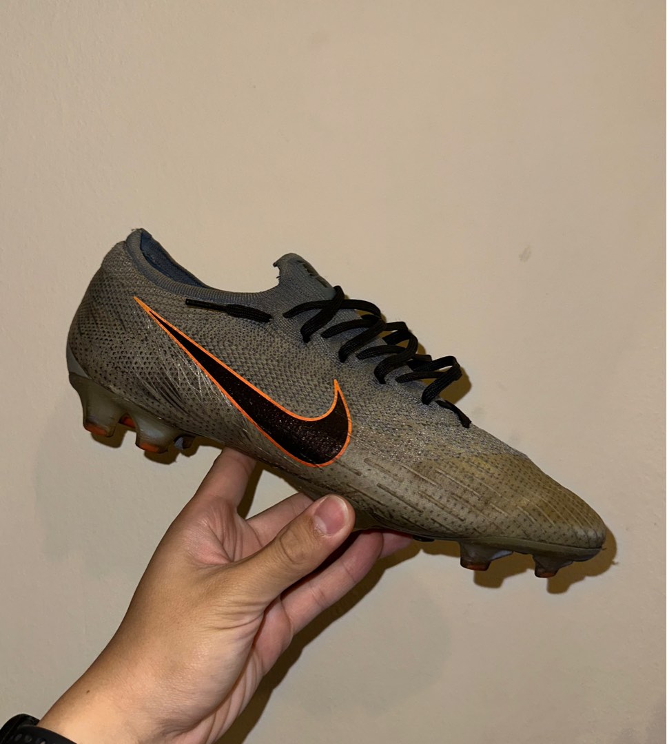 Nike Mercurial Vapor 12 Elite Football Boots Sports Equipment