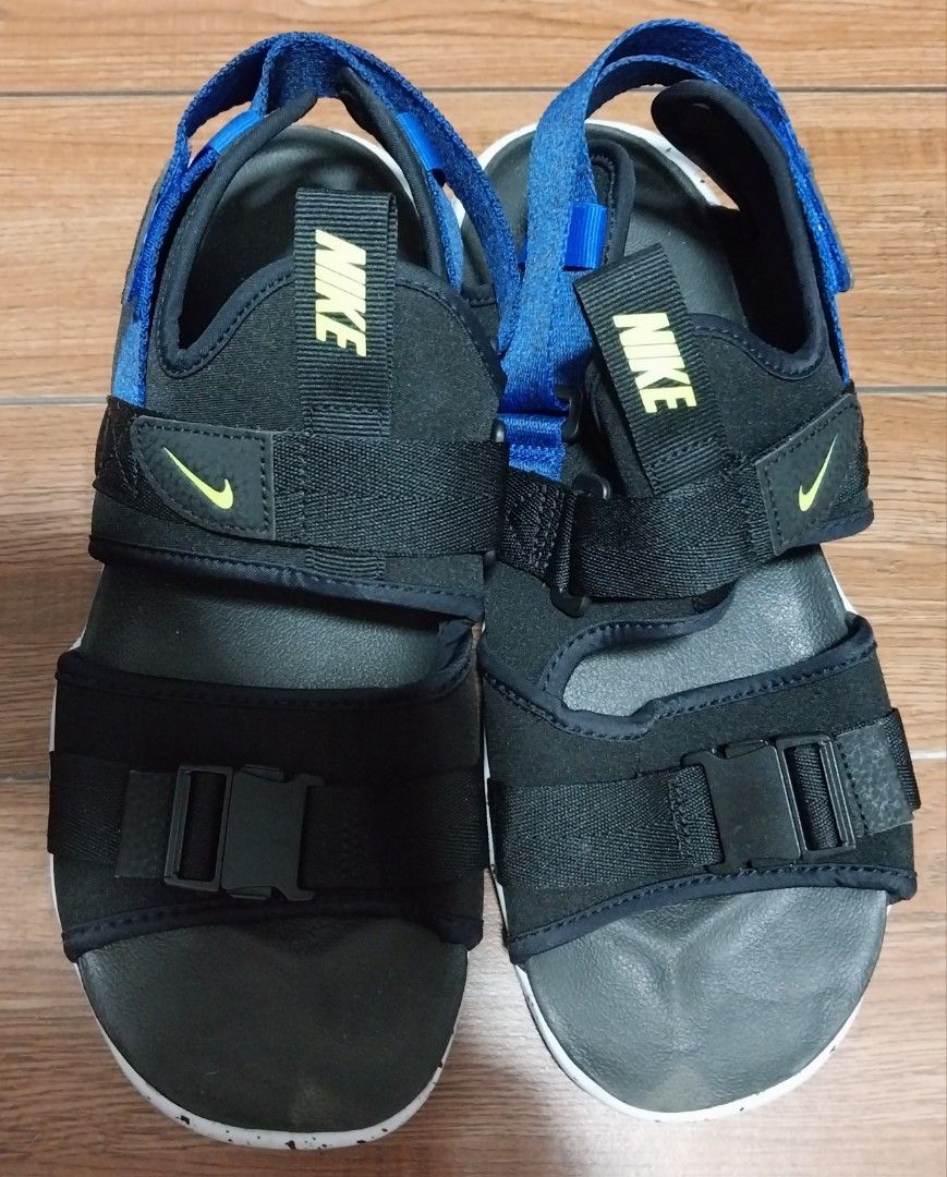 Nike sandals size 11 discount