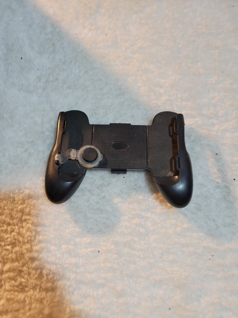 Nintendo wii controller holder, Video Gaming, Video Game Consoles