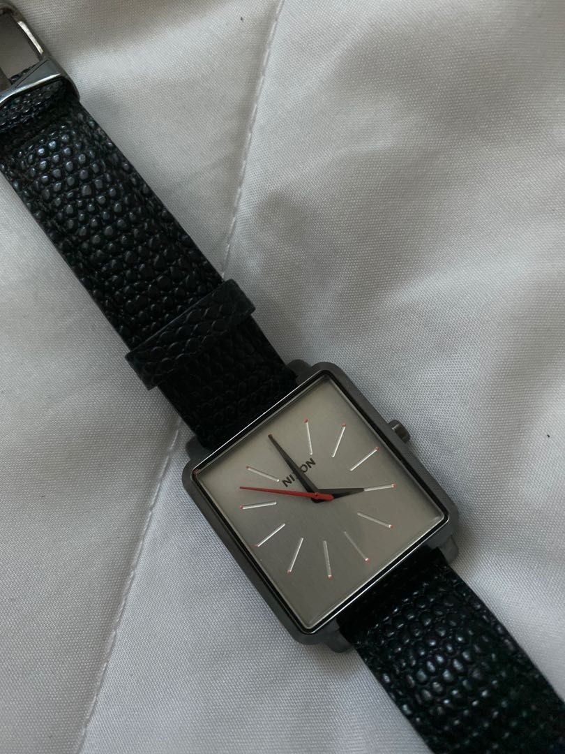 Nixon k discount squared watch