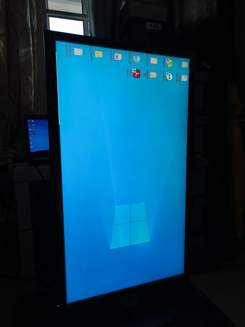 (500 unit available)32 inch 4K monitor (3840x2160) Philips Brilliance