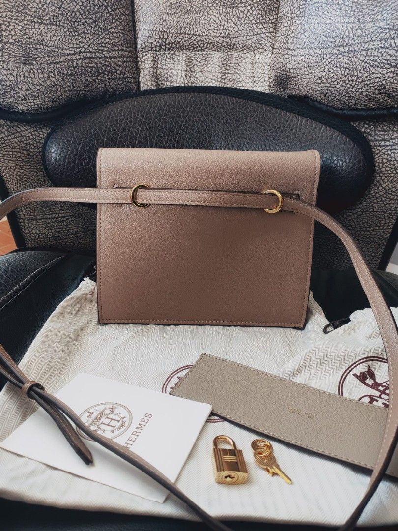 Preloved hermes sling (Category: Luxury Bags & Wallets) located in Cebu City. Submitted by day.98 (Listing ID 1208119957, Image 2). Description: selected from japan surplus genuine leather coded no flaws meduim size with dust bag.