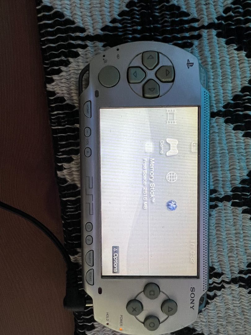PSP 1000 Modded with 4Gb SD card, Video Gaming, Video Game Consoles