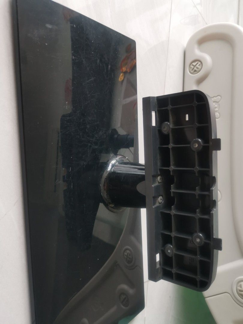 Samsung 32 inches TV stand, TV & Home Appliances, TV & Entertainment