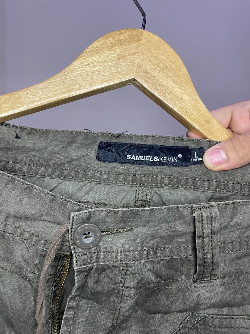 Louis Vuitton Mens Camo Cargo Pants. LV 44. US 34. $1250