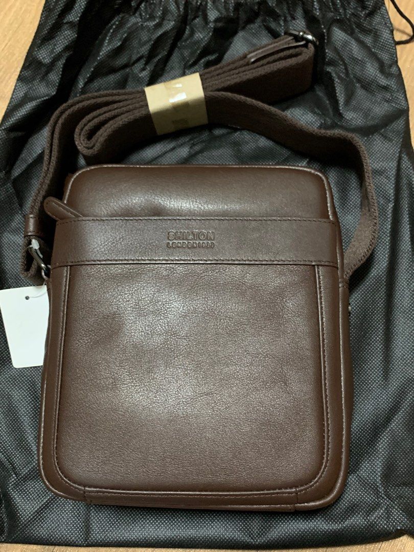 Gents leather side bag top