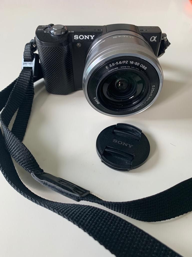 Sony A5000 w/ Kit Lens 1560mm, Photography, Cameras on Carousell