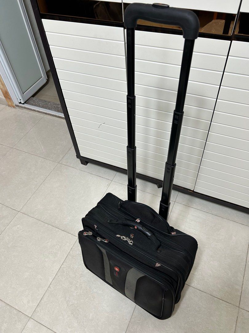 Swissgear granada rolling case nylon discount