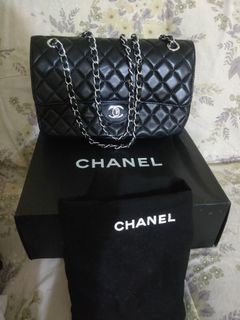 Tas Chanel hitam