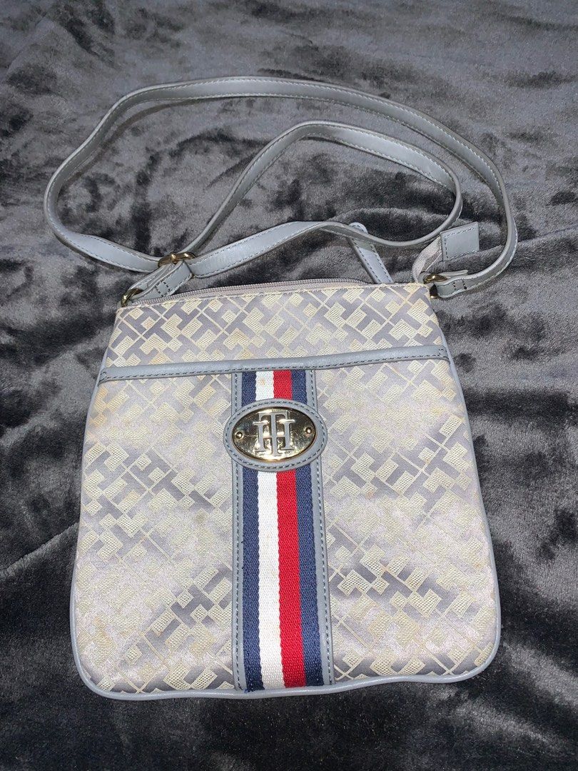 Tommy Hilfiger Shoulder Bag, Women's Fashion, Bags & Wallets, Shoulder