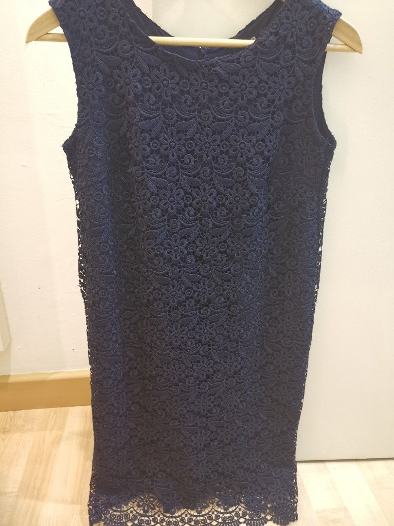 Uniqlo shop lace dress