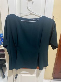 Uniqlo top
