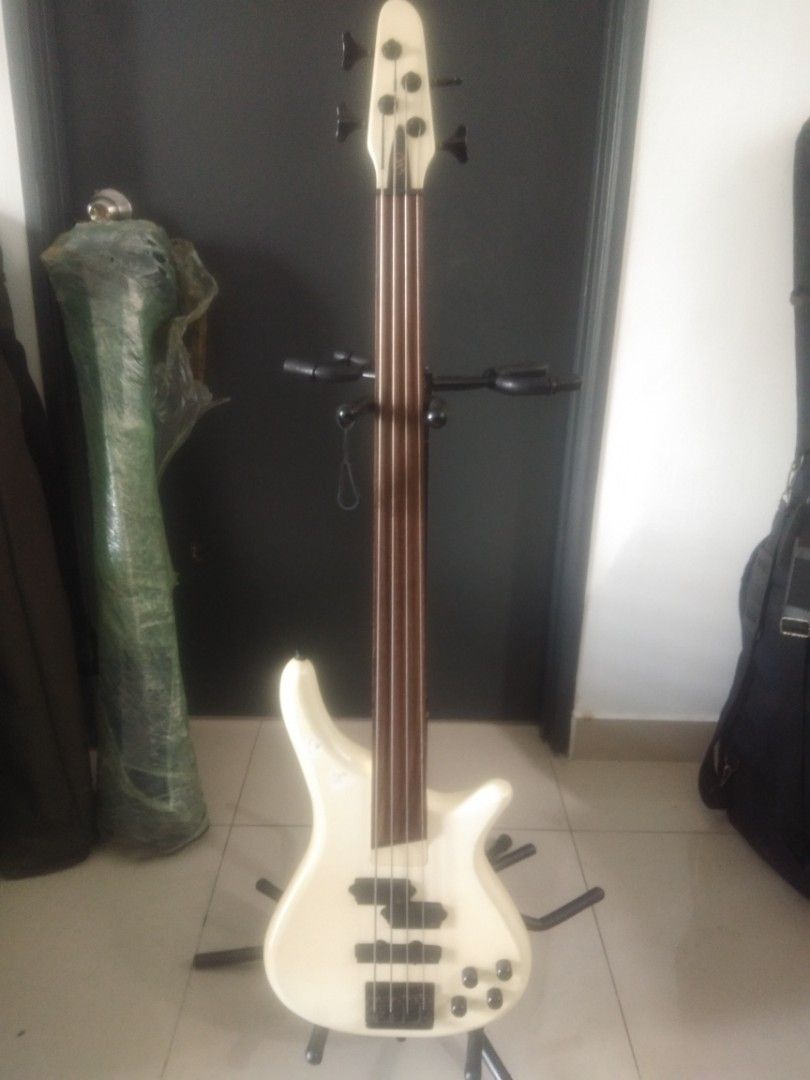 Bass sales collection sb301