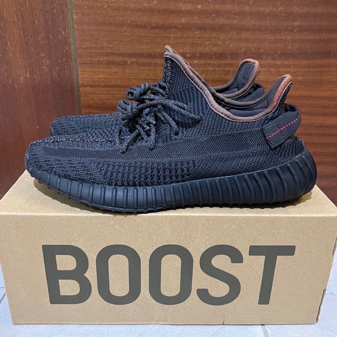 US10.5) Yeezy Boost 350 V2 Static Black Non Reflective NR, Men's Fashion,  Footwear, Sneakers on Carousell