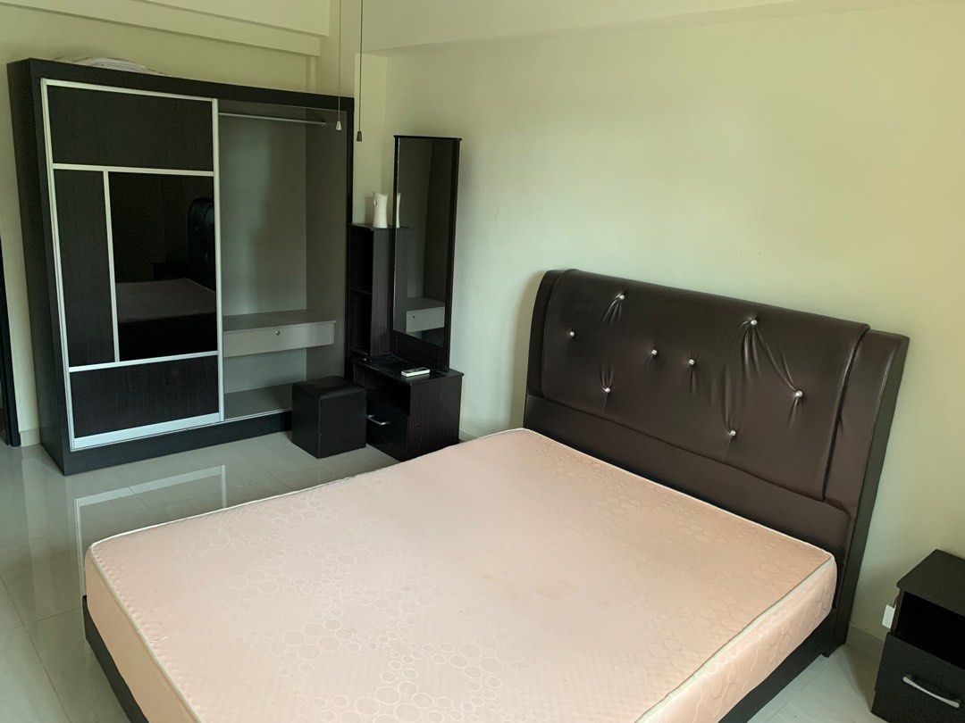 Used Bedroom Set (Queen Size), Furniture & Home Living, Furniture, Bed