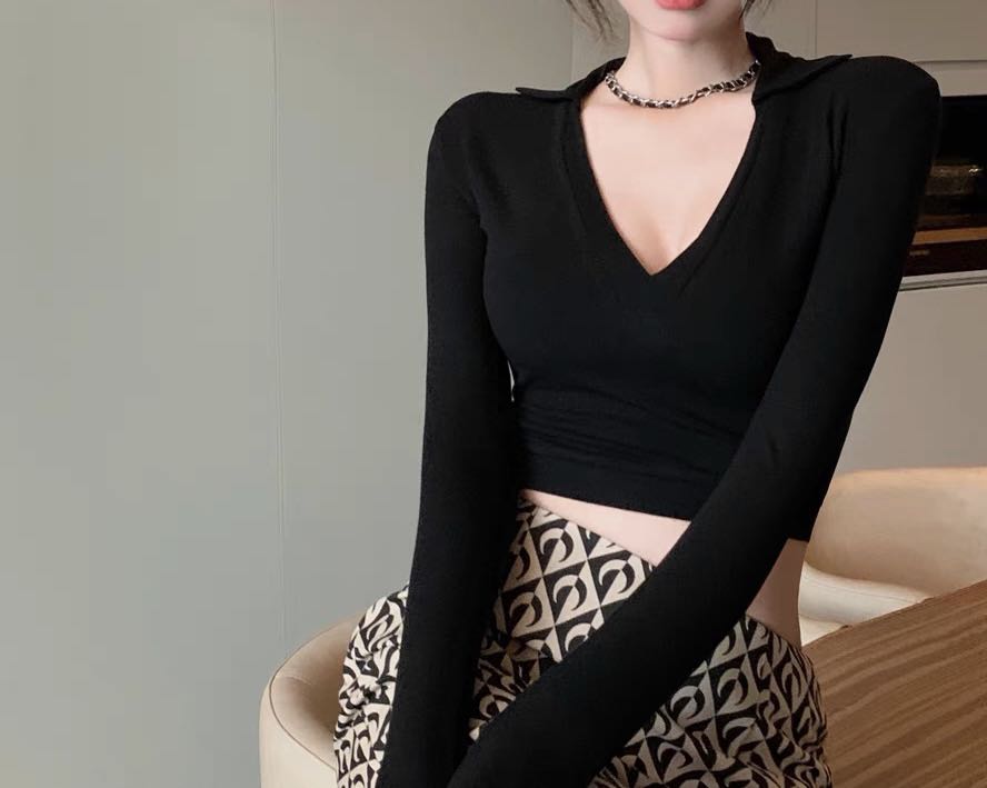 V Top Accessory V top, Women's Fashion, Tops, Other Tops on Carousell