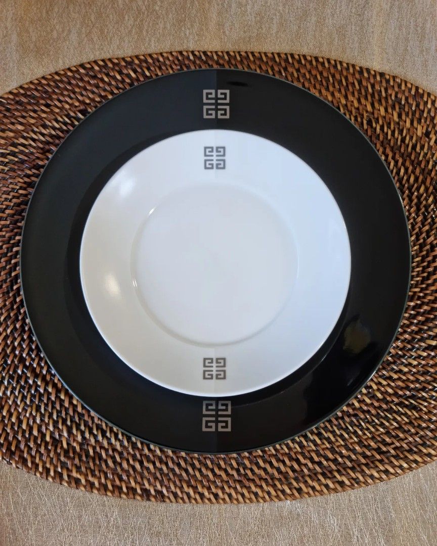 Very rare set Givenchy Black&White Plates Set 6pcs, Furniture & Home