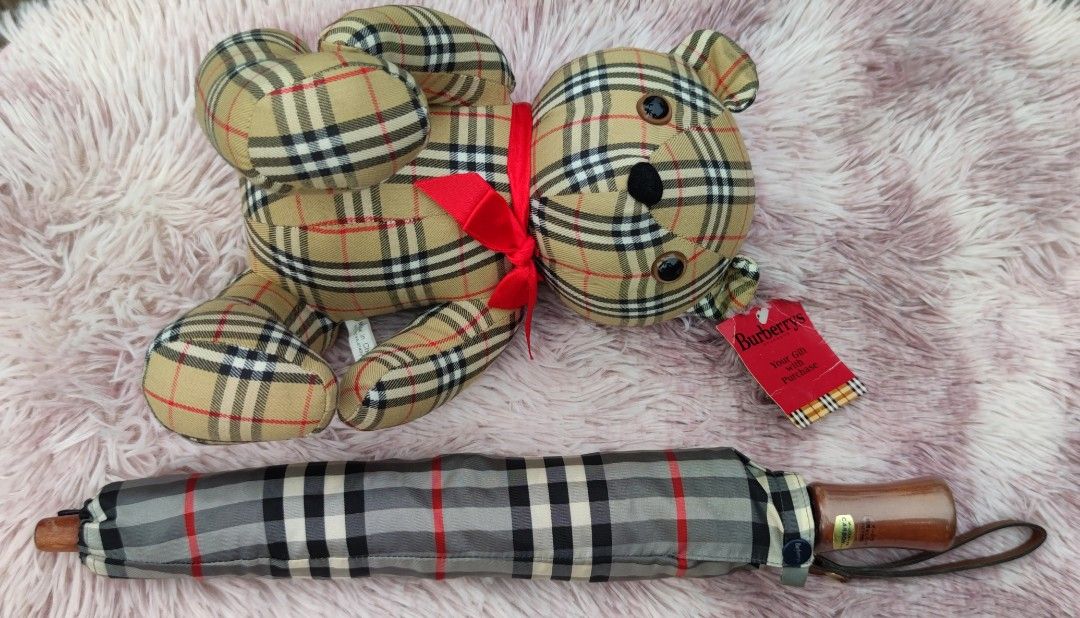 Burberry shop bear umbrella