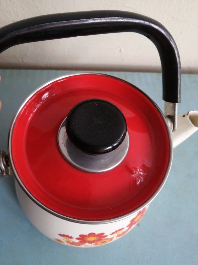 Vintage Heavy Enamel Kettle Water Kettle, Hobbies & Toys, Memorabilia