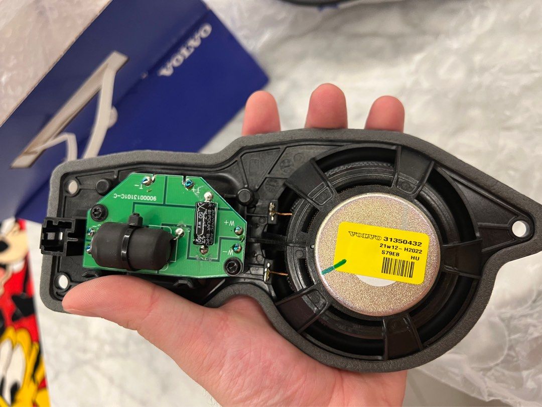 Volvo s60 hot sale center speaker