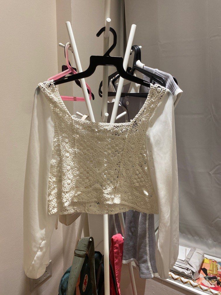 White Top long sleeve, Women's Fashion, Tops, Longsleeves on Carousell