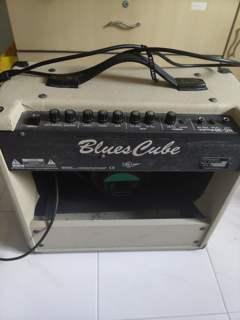 Roland blues cube bc30, Hobbies & Toys, Music & Media, Musical