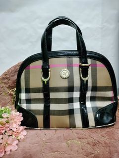 (Category: ) located in . Submitted by Jahs_Bags (Listing ID 1208068076, Image 1). Description: .