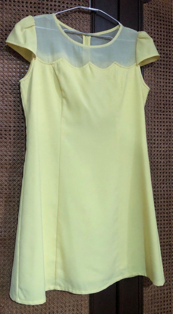 Yellow Dress (Category: Dresses) located in Caloocan City. Submitted by 2xhelp (Listing ID 1208135053, Image 1). Description: Simple yet Very elegant Small cap sleeves with see through on upper top as seen in picture Best fits medium In good condition except for minimal flaw at the back as seen in last pic that’s why selling very low.