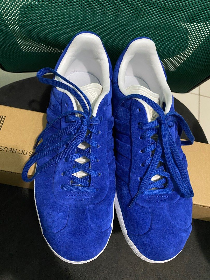 Gazelle stitch and sale turn blue