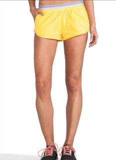 (Category: ) located in . Submitted by wardrobe.clearing (Listing ID 1208436100, Image 1). Description: .