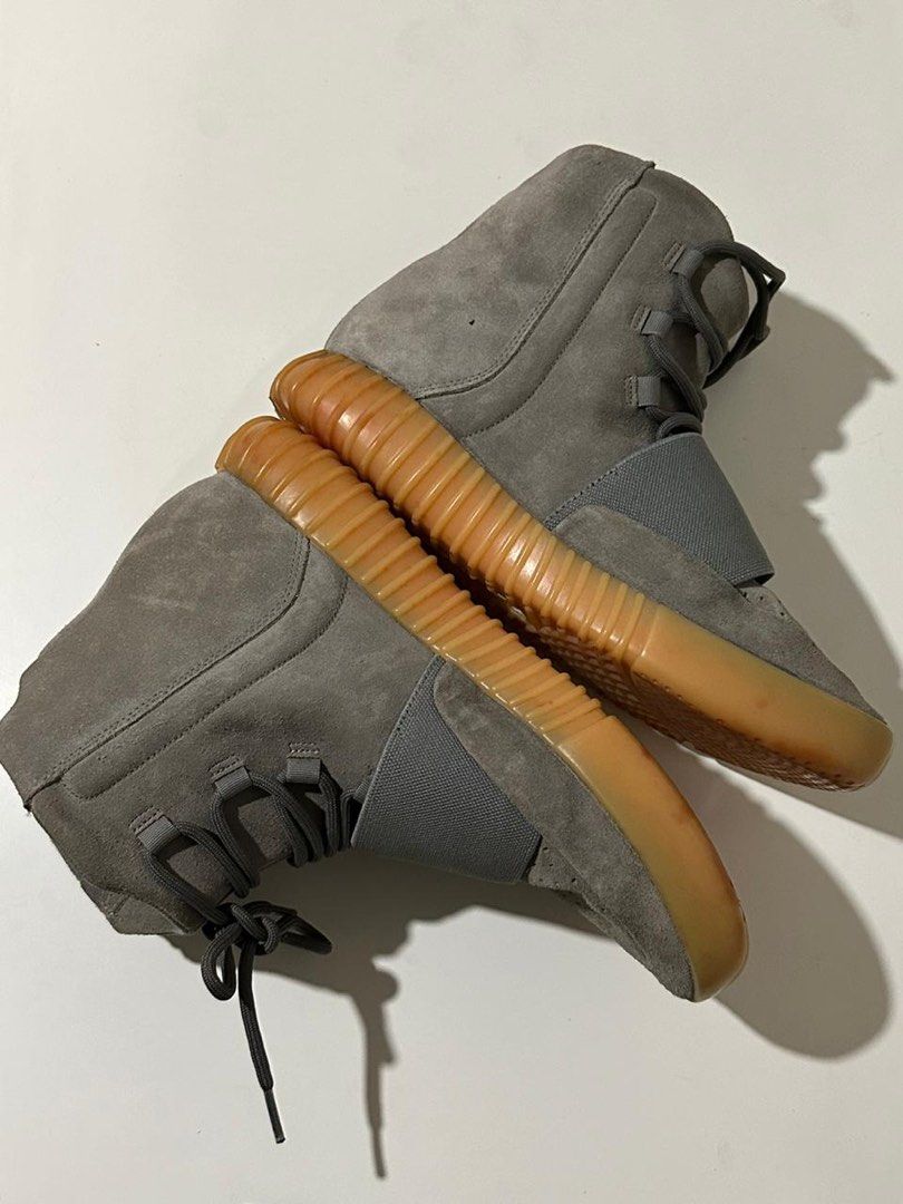Travis scott yeezy 750 top