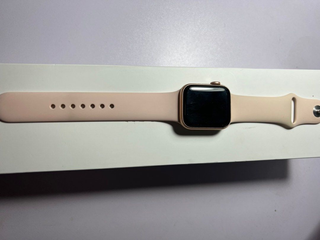 Apple watch rose on sale gold series 5 40mm
