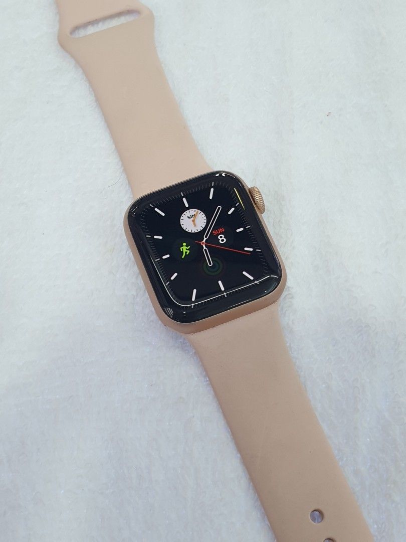 Apple hotsell watch $119
