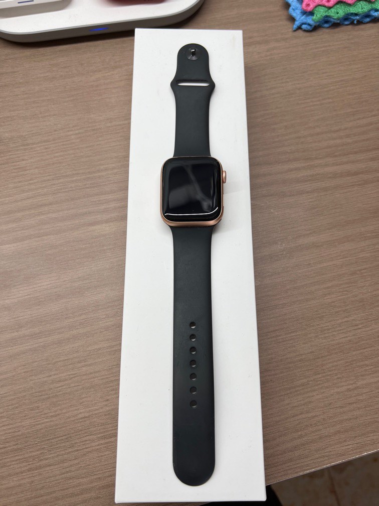 Apple Watch Series 6 44mm Gold Aluminium GPS Mobile Phones