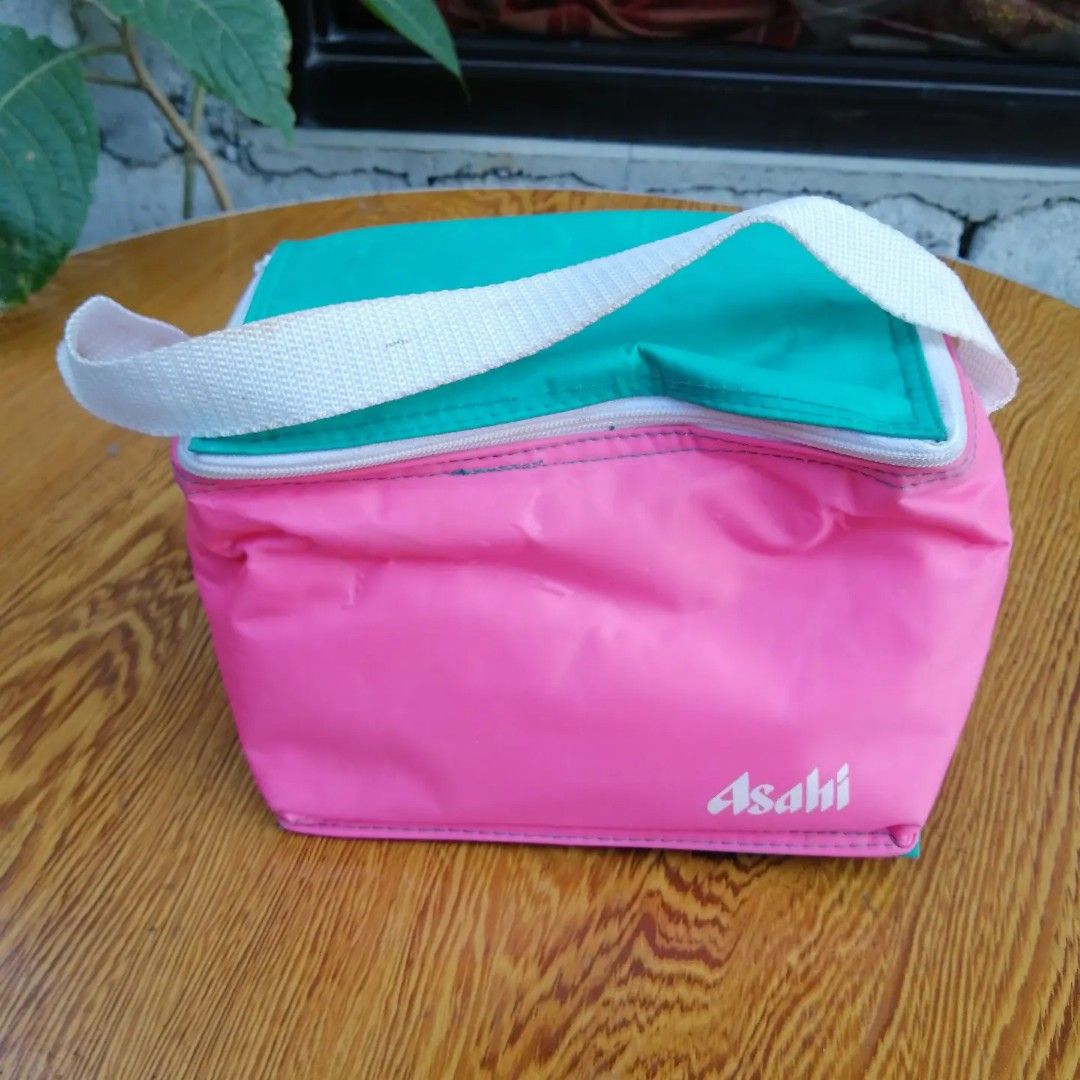 Asahi Cooler Bag (Category: Food Organization & Storage) located in Malolos. Submitted by jestrelita (Listing ID 1208474942, Image 1). Description: Asahi Cooler Bag P270 only - 6 beer in can capacity - can also be use as lunch bag - good condition ⛩️🇯🇵🏯👘👺🗾🍱🎎🍜🍙.
