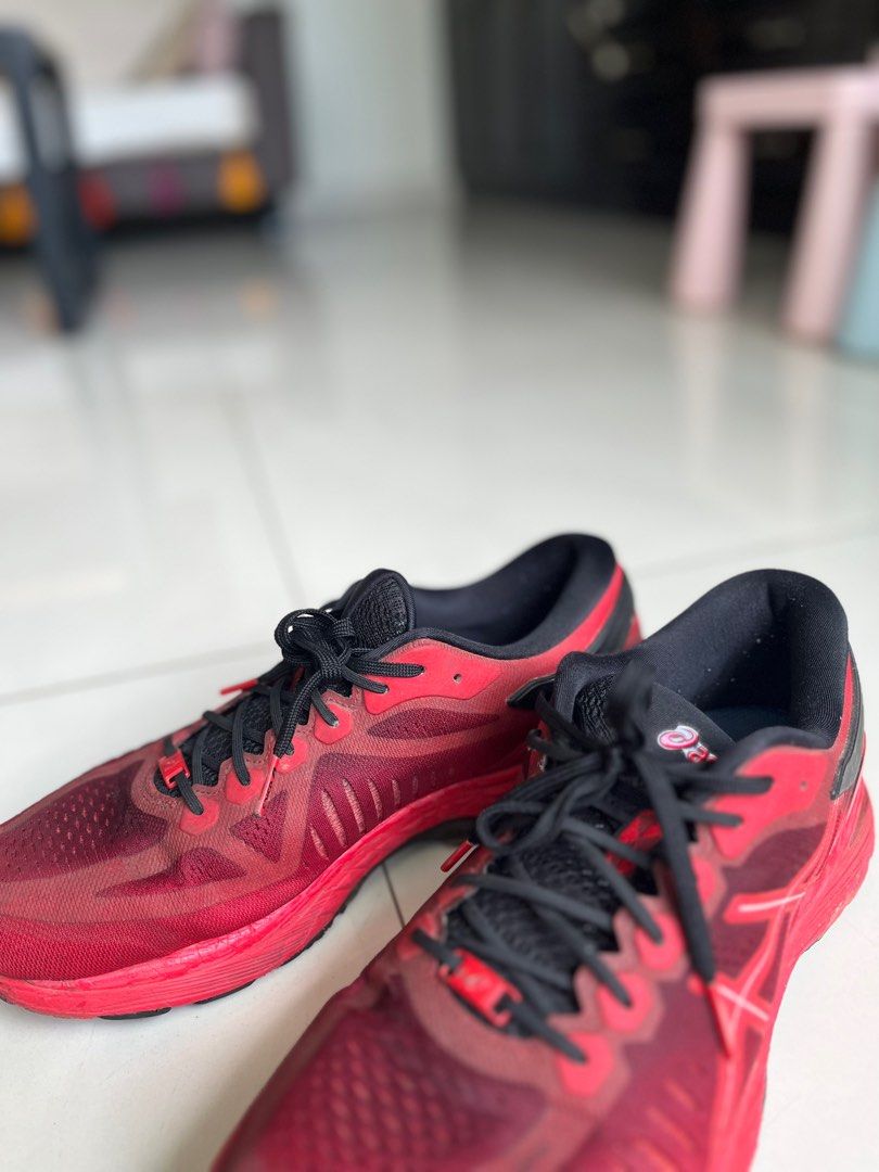 Red store track shoes