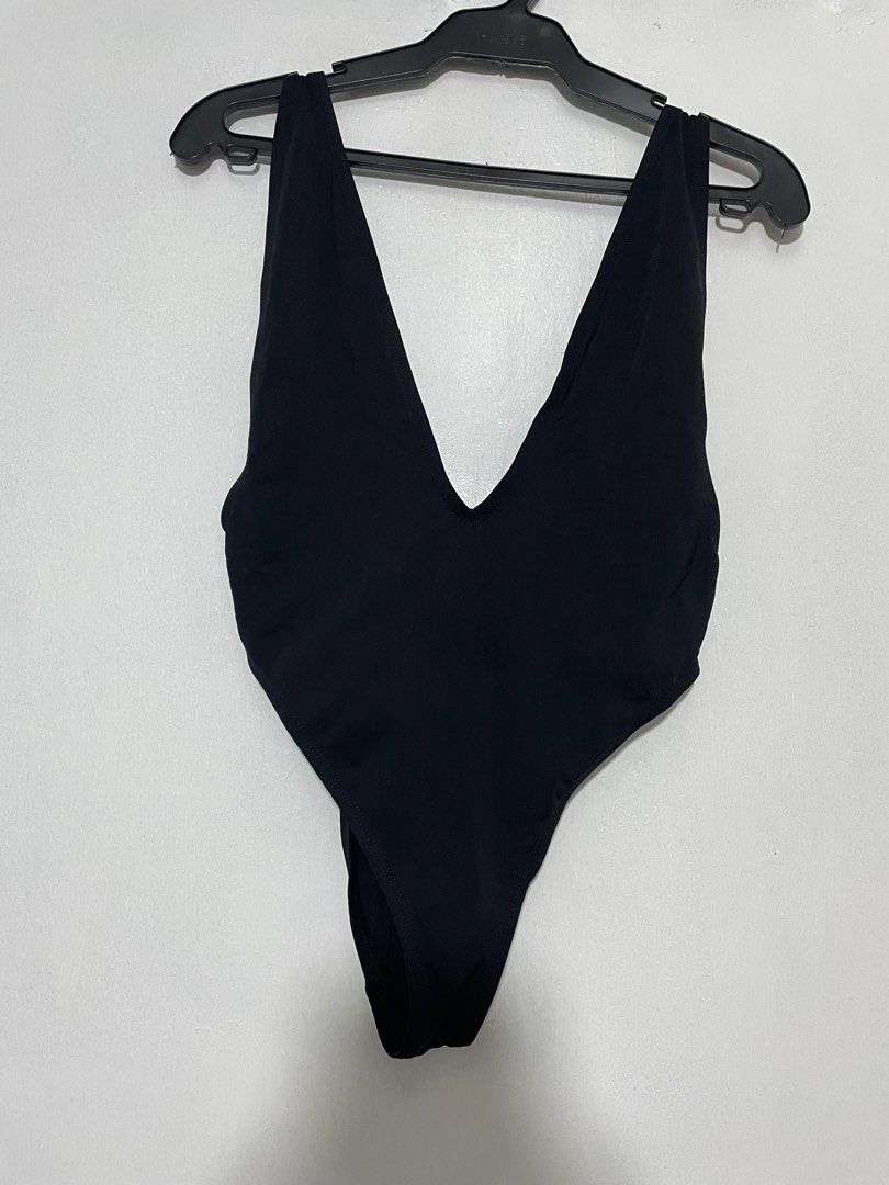 Highcut Sideboob One Piece Swimsuit in Black
