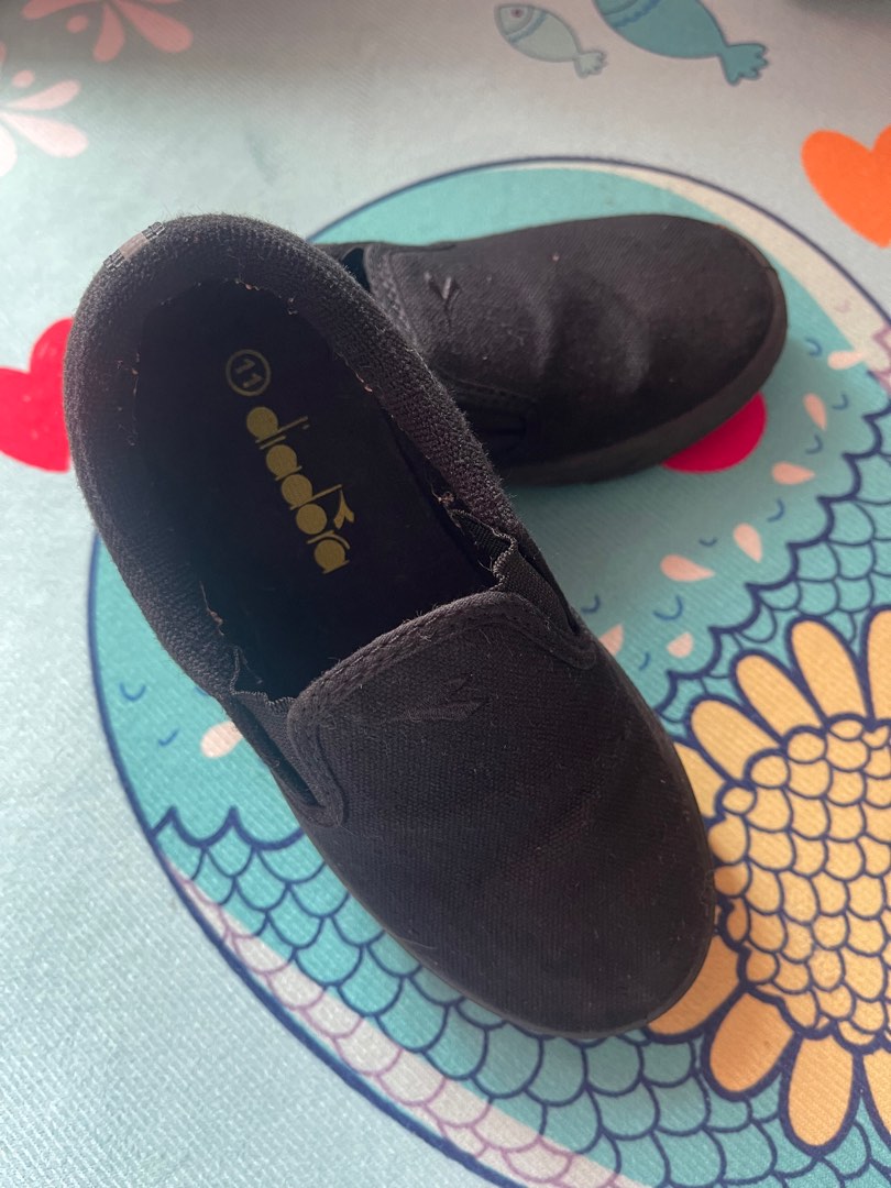 Diadora black cheap school shoes
