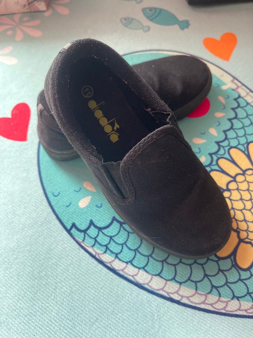 Diadora black shop school shoes