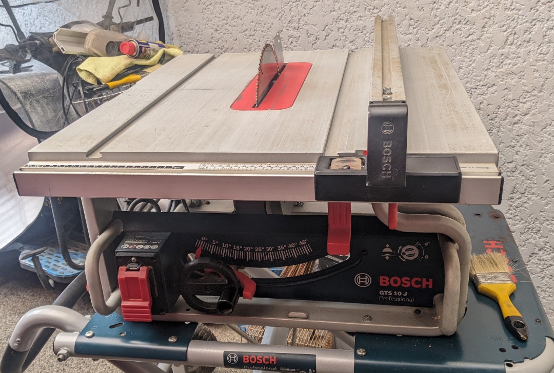 Bosch GTS 10 J Table Saw with Stand, Commercial & Industrial, Construction Tools & Equipment on