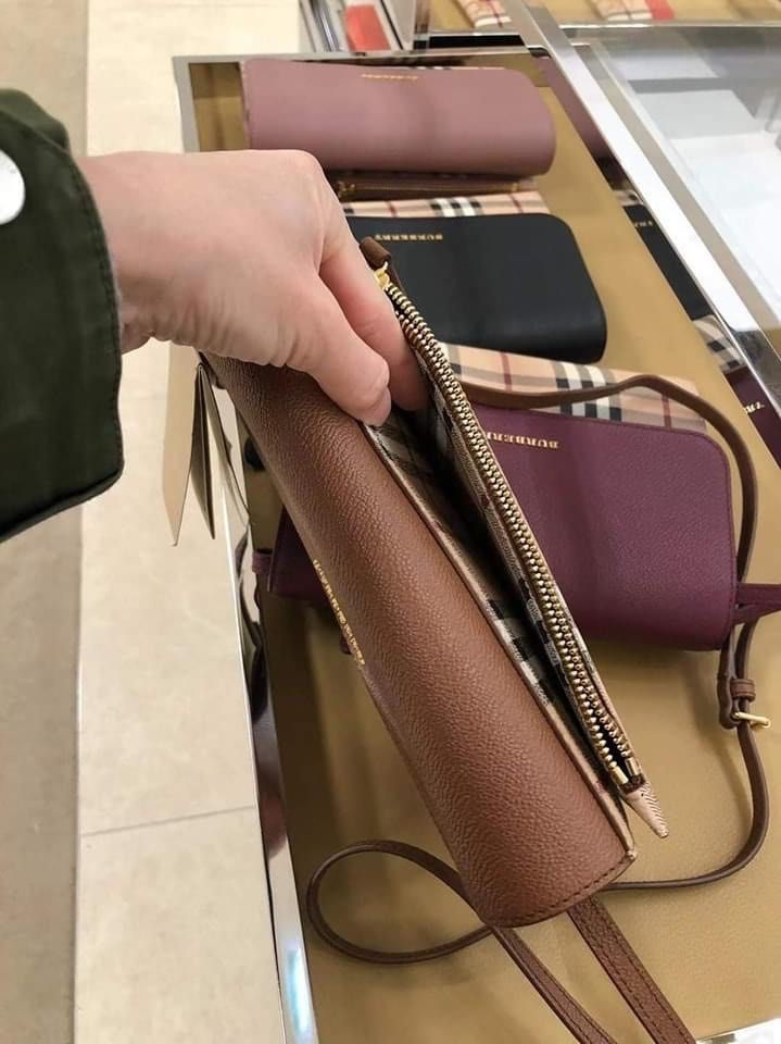 BRAND NEW BURBERRY LOXLEY CROSS BODY BAG, Women's Fashion, Bags & Wallets,  Cross-body Bags on Carousell