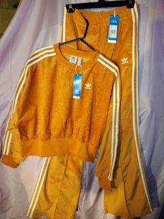 Brand new ladies Adidas matching tracksuit size 10