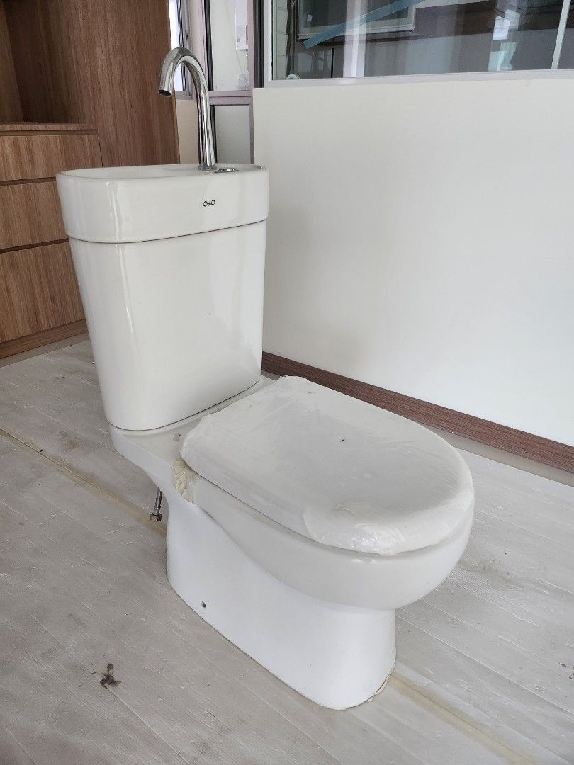 BTO Toilet Bowl Free , self collect at ubi Rd 3, Furniture & Home