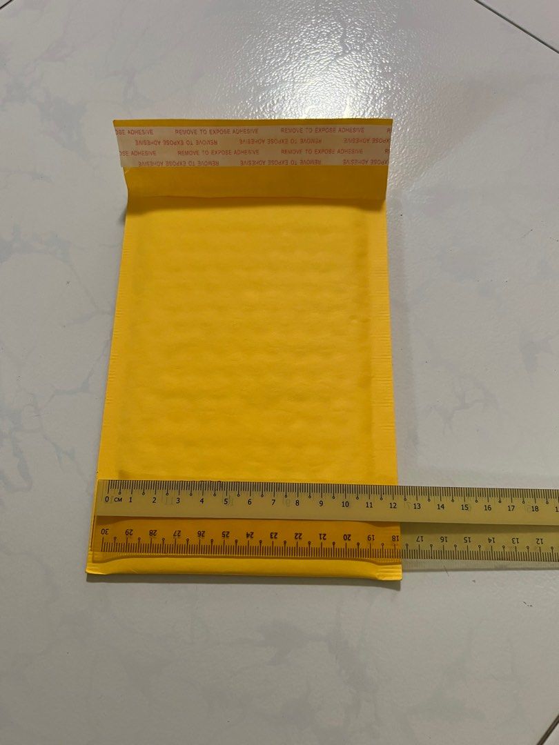 Bubble wrap envelope polymailer, Everything Else on Carousell