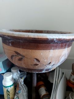 Ceramic pot for fish