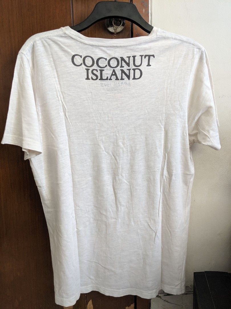 Coconut Island T-Shirt original size L, Fesyen Pria, Pakaian