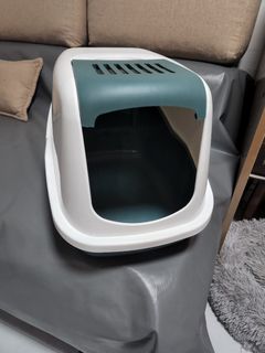 Covered cat litter box