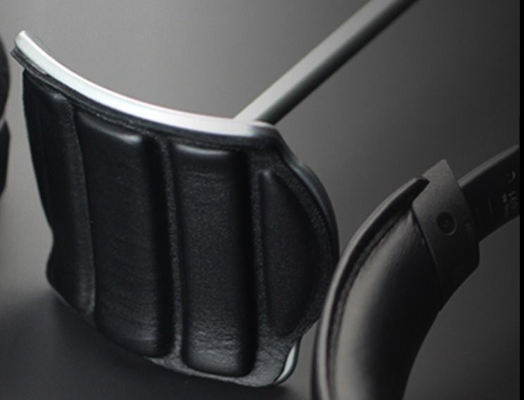 Quad headphone stand outlet